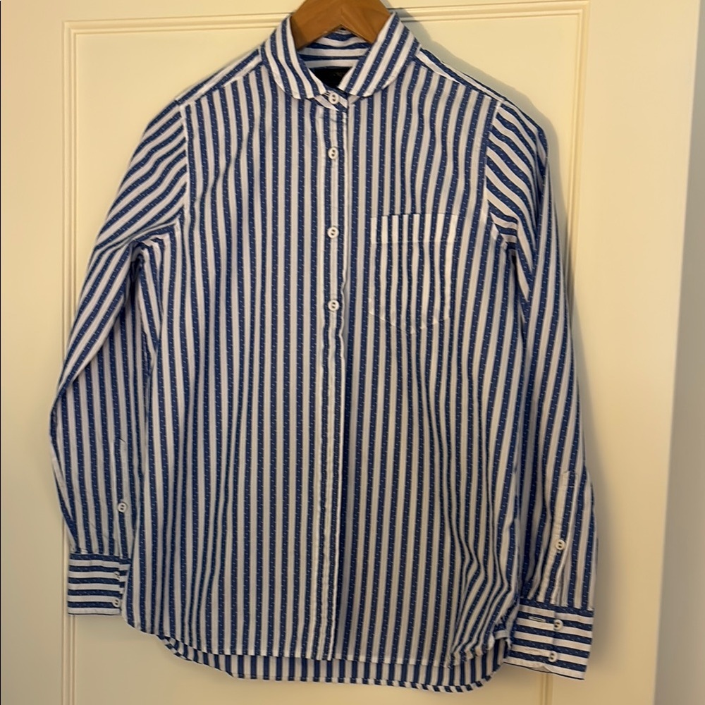 J. Crew women’s cotton button up shirt. Size 2